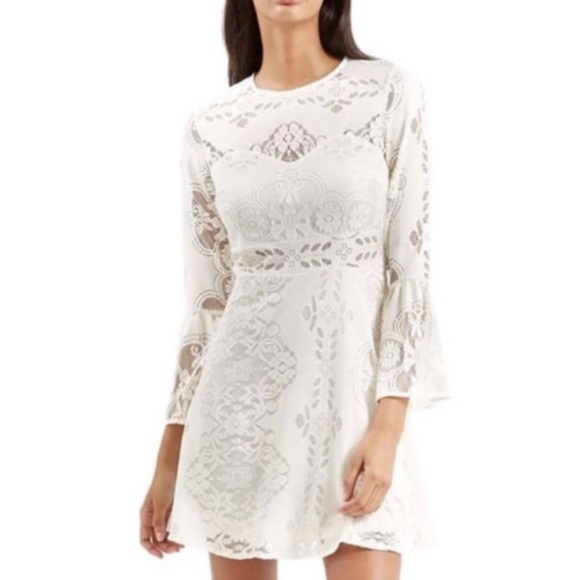 Topshop Dresses & Skirts - Topshop Boho Lace Flutter Sleeve Dress